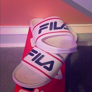Fila slides